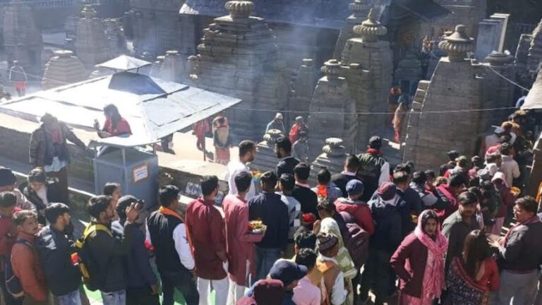 Devotees gathered at Jageshwar Dham on Shivratri