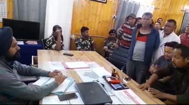 Dharchula traders talked to officers regarding SSB issue