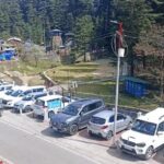 There are queues of vehicles of devotees in Jageshwar Dham even in off season