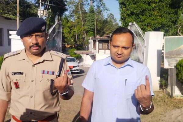 DM Vineet Tomar and SSP Devendra Pincha cast their vote in Almora