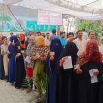 There was a queue of voters at the booths in the plains of Uttarakhand today