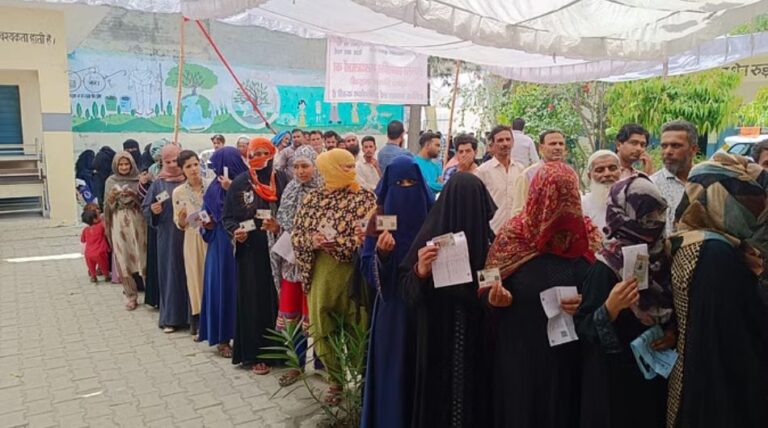 There was a queue of voters at the booths in the plains of Uttarakhand today