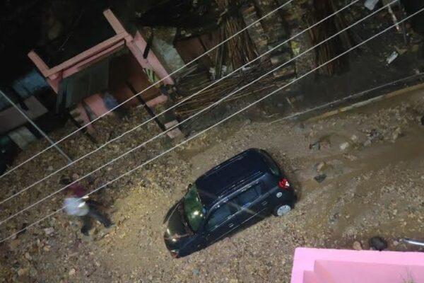 Cloud burst has caused a lot of devastation in Someshwar of Almora district