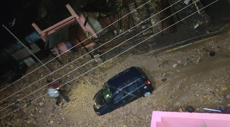 Cloud burst has caused a lot of devastation in Someshwar of Almora district