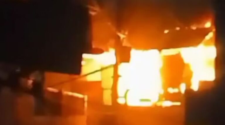 Many houses have been burnt in the massive fire