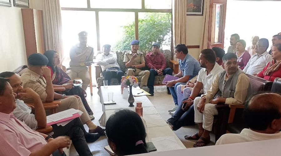 A meeting was held under the chairmanship of DM regarding the preparations for Shravani fair in Jageshwar Dham
