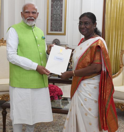 Narendra Modi submitted resignation from the post of PM to the President
