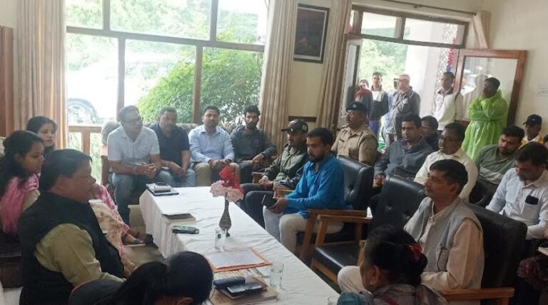 CDO took a meeting to make the Shravani fair of Jageshwar Dham polythene free