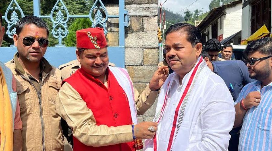 Central Minister BL Verma reached Jageshwar Dham