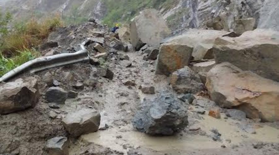 This is the condition of roads due to rain in Uttarakhand