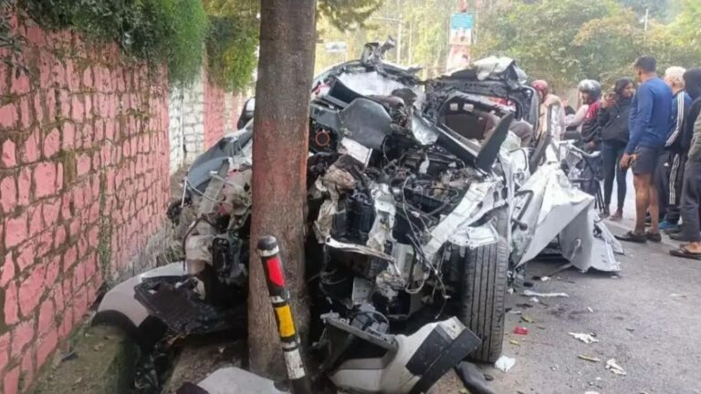 A major accident took place in Dehradun due to a bottle getting stuck in the brake pedal of a speeding car