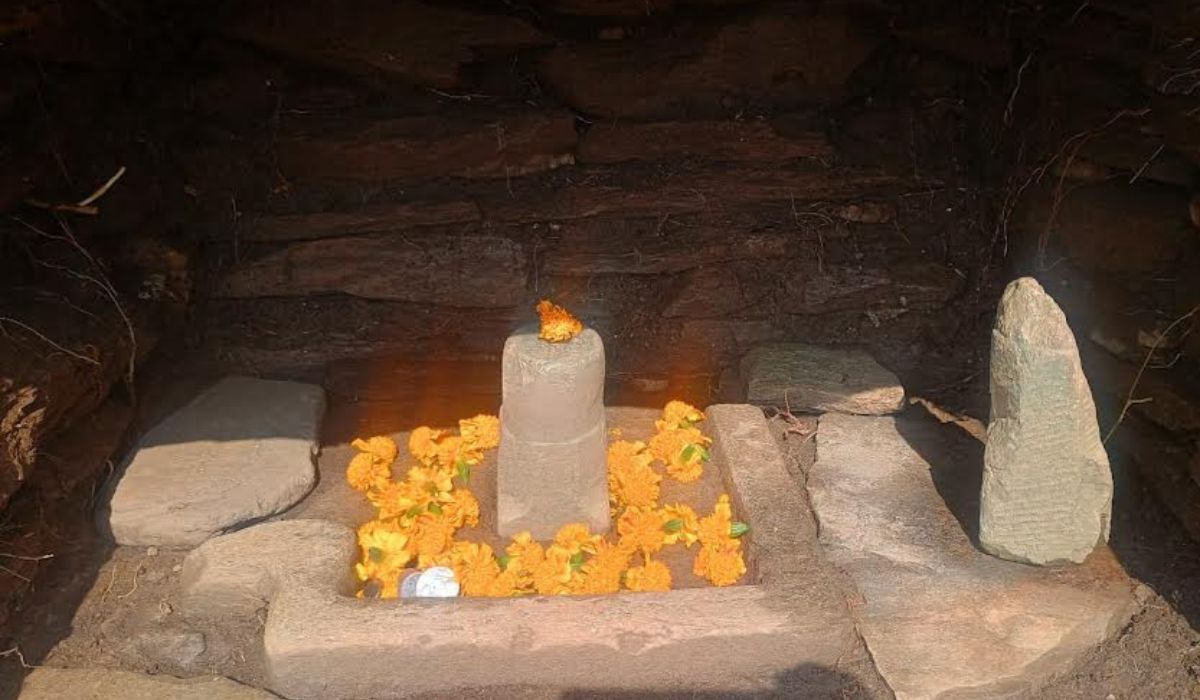 Shiva temple revealed by digging the ground in Koteshwar of Jageshwar Dham