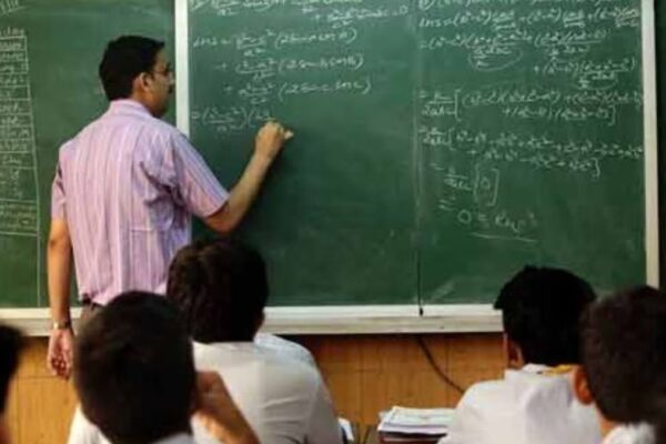 Uttarakhand:खतरे में पड़ी 15 सौ अतिथि शिक्षकों की नौकरी The jobs of 1500 guest teachers are in danger in Uttarakhand
