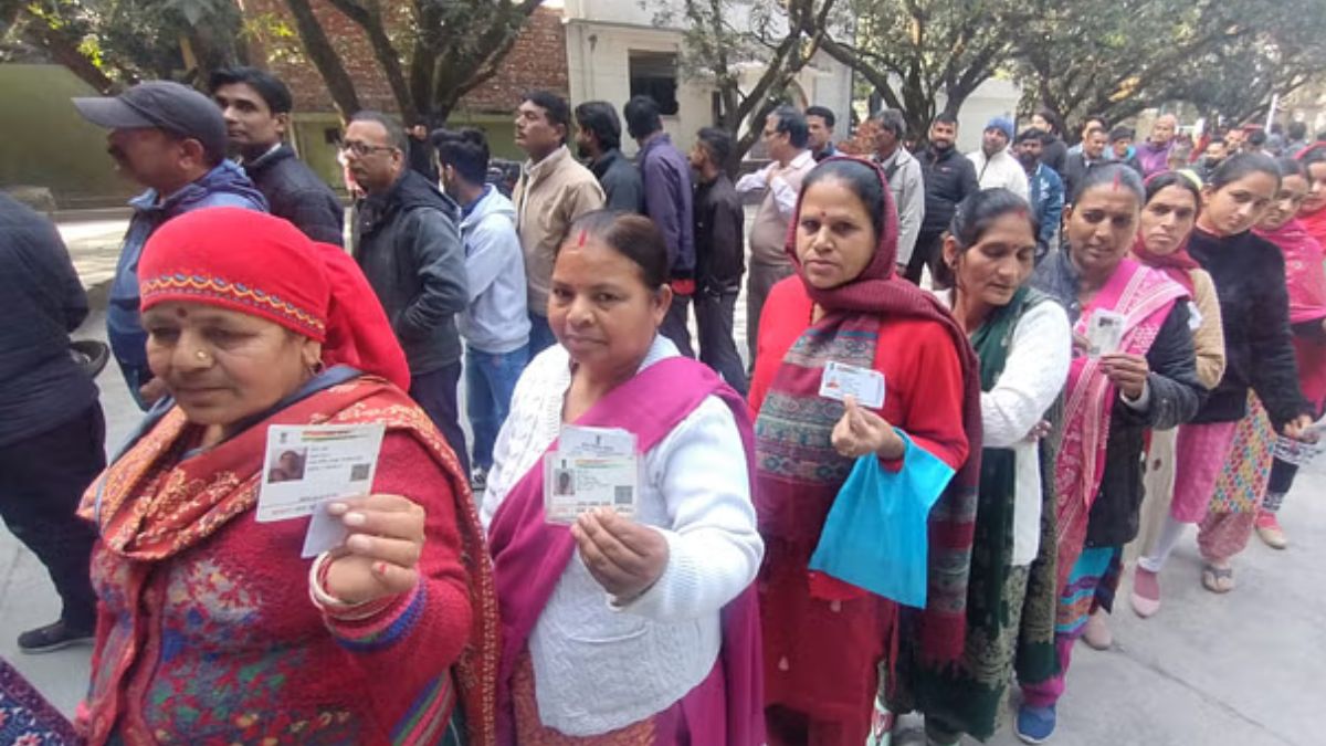 There were queues of voters to vote in the civic elections