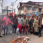 Effigy of Finance Minister Premchand Aggarwal was burnt in Almora