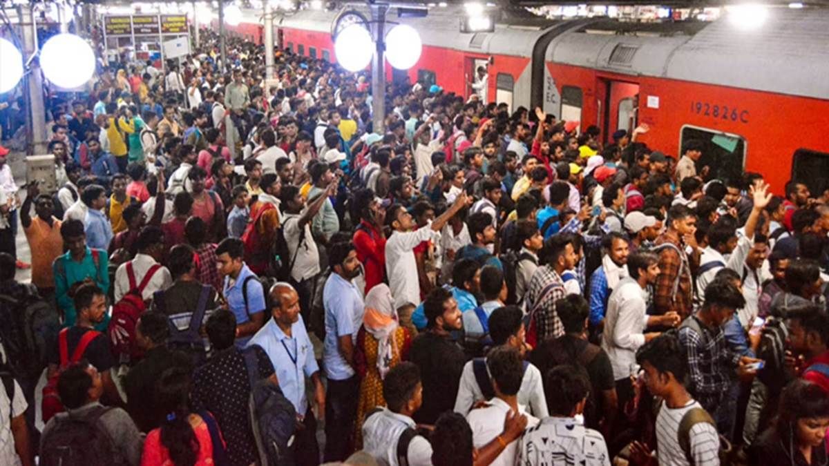 Bus and train bookings for Holi are already full