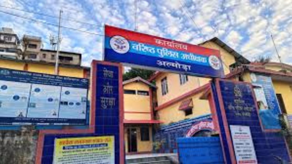 Case filed against three including manager for embezzlement of one crore rupees in Nainital bank