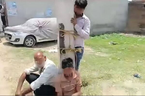 In Gadarpur, the public tied the accused caught in the sex racket to an electric pole
