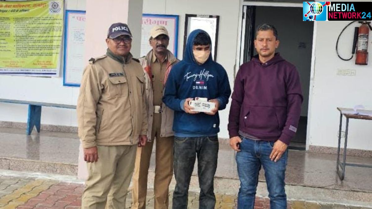Police have arrested the person who looted gold jewellery from a woman in Danya of Almora district
