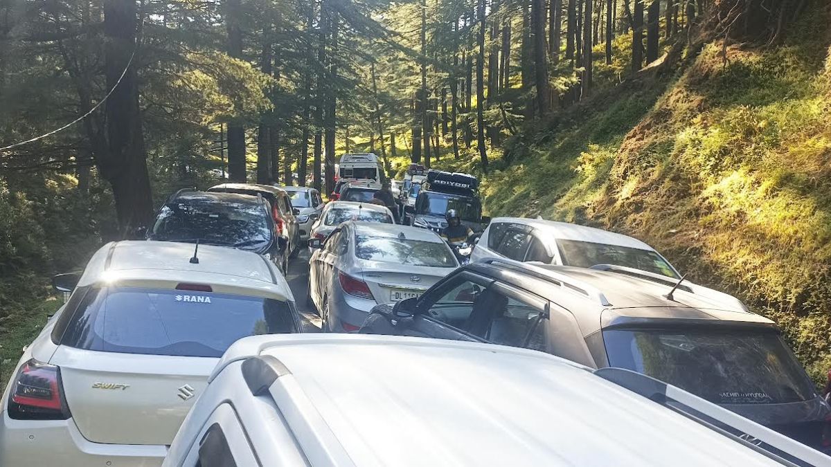 Traffic jam at Jageshwar Dham caused inconvenience to devotees