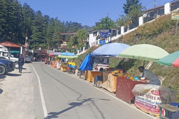 Encroachment on the roadside in Jageshwar Dham